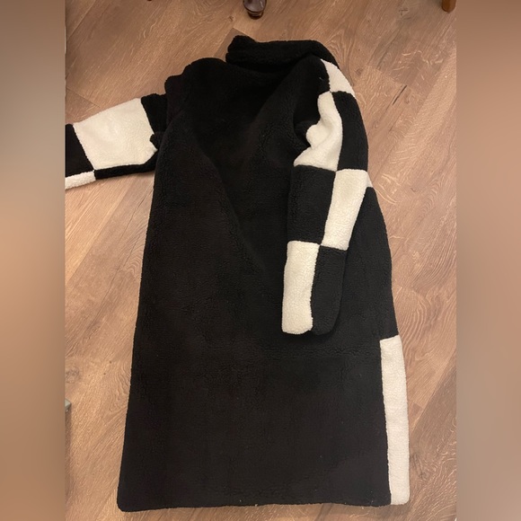 New Azalea Wang check it, black and white long teddy trench coat, size medium - Picture 6 of 11